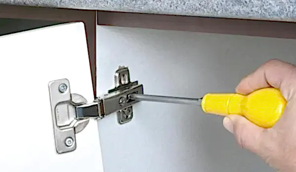 Menteşe Kulp Değişimi